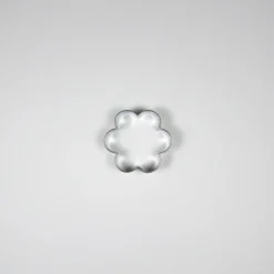 Best BrandNewCake Uitsteker Bloem RVS 4cm