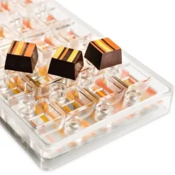 New Chocolate World Magneet bonbonvorm Vierkant 24x24x14mm (24)