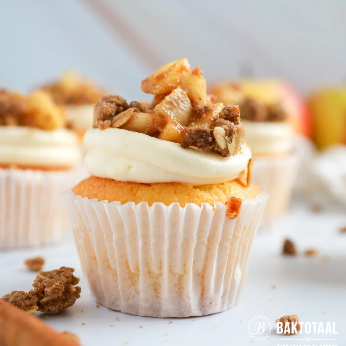 Outlet Wilton Cupcake Bakvorm voor 12 cupcakes